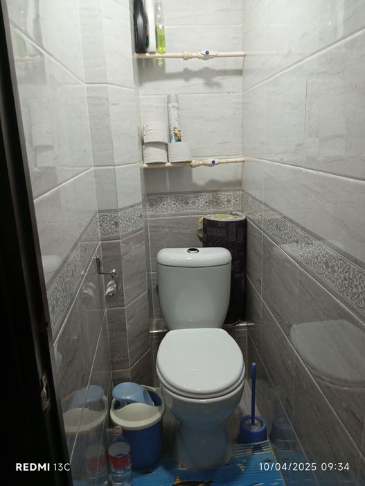 Квартира сотилади 5 хонали Кора Камиш 2/5 даха Сув буйида атрофи озода