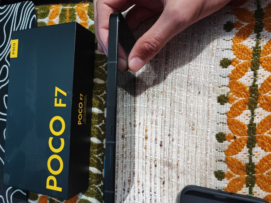 Poco f7 12/256gb