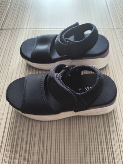 Sandale negre Zara, mărimea 29