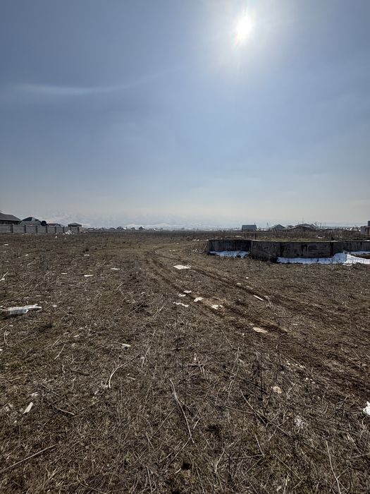 8 соток участок сатылады фундаментпен!