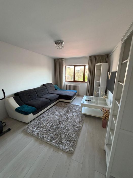 Închirez apartament cu 2 camere, zona Sebastian