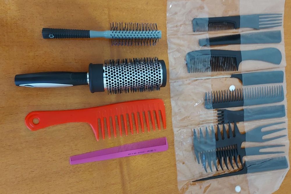 Набор расчёсок комплект