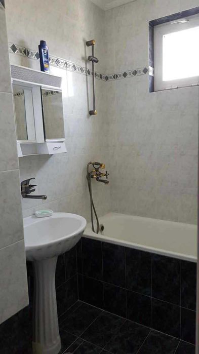 Дава се под наем Тристаен апартамент в Бургас, Възраждане - 70 кв.м за 612 € - Снимка #5