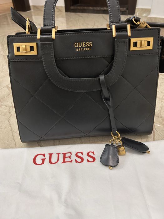 Дамска чанта Guess