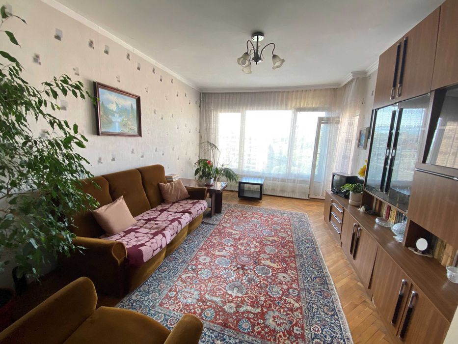 Тристаен апартамент за продажба в Дружба 2