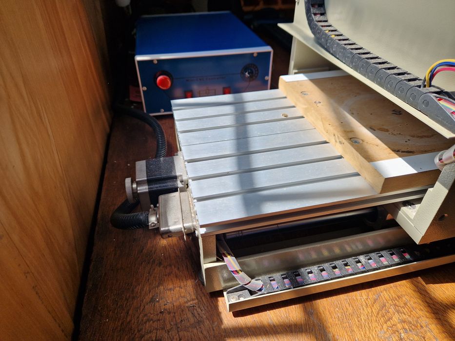 CNC рутер 20х30см с компютър, готов за работа