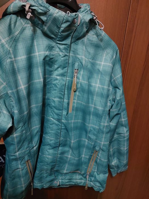 Спортивная куртка зимняя