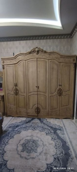 Spalniy kamplekt srochniy sotiladi 600000 som