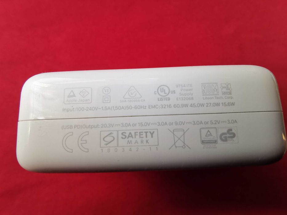 Apple 61w Usb-c Power Adapter A1947 MacBook Pro  2018