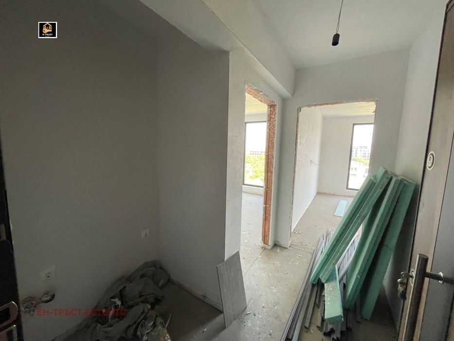 Продава се Двустаен апартамент в Пловдив, Остромила - 70 кв.м за 1643 €/кв.м - Снимка #9