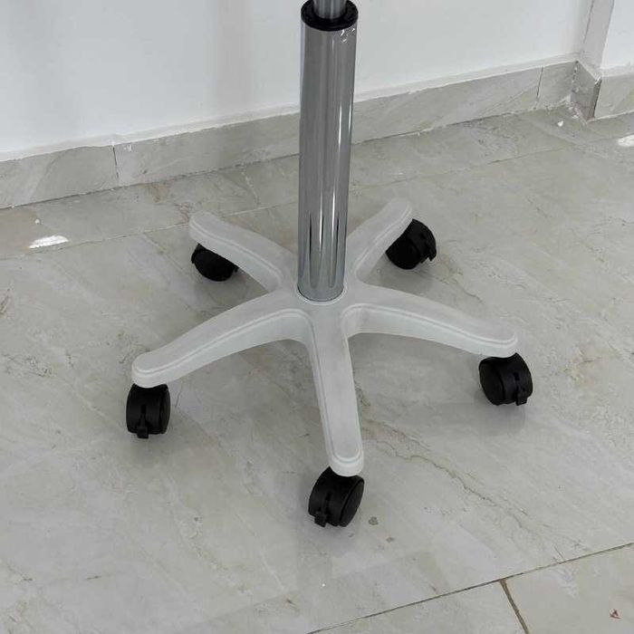 Многофункциональный передвижной столик для ноутбука