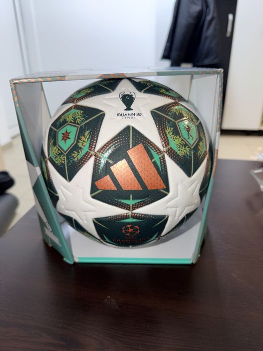 Футболна топка UCL season 24/25