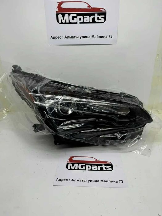 Фара б/у оригинал правая и левая от Lexus NX-200 17г и выше