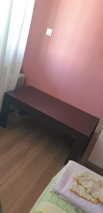 Продавам Холна маса