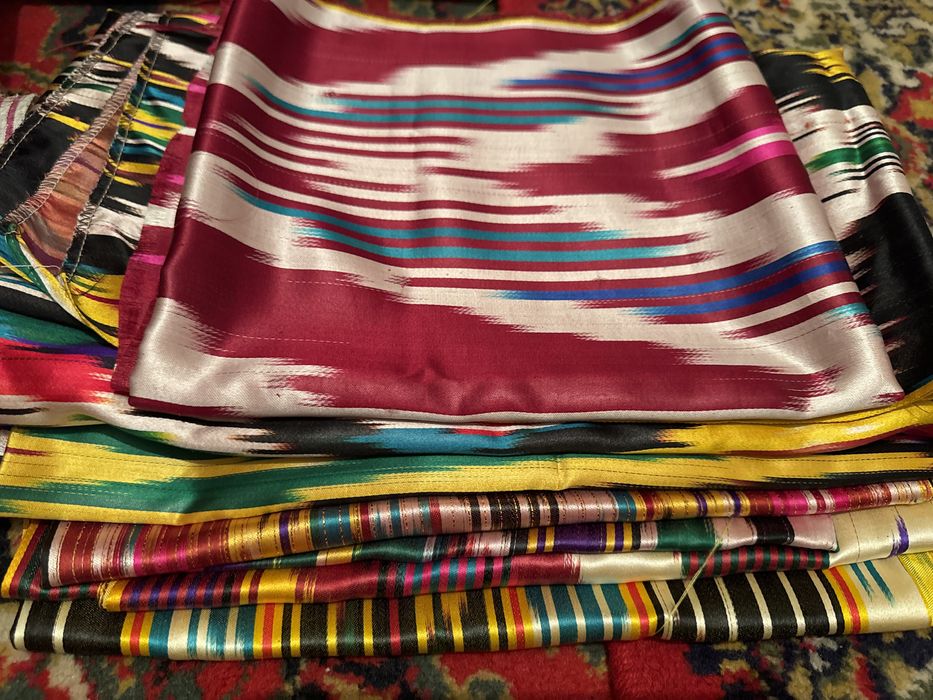 Продается Адрас АТЛАС и крепдишин платки мотерал отрезы 1-2-3 метров