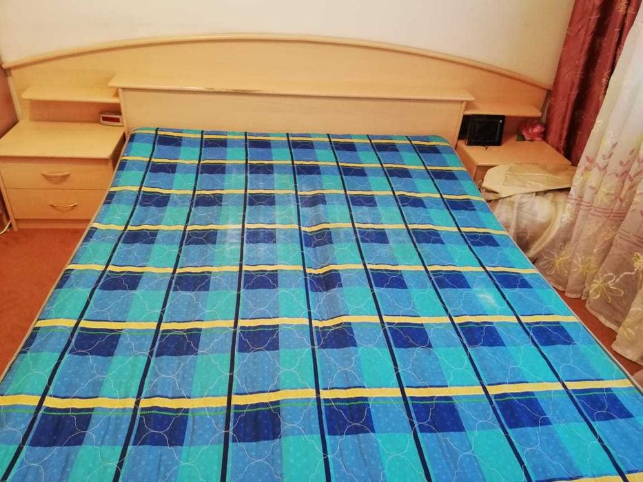 двуспальная кровать