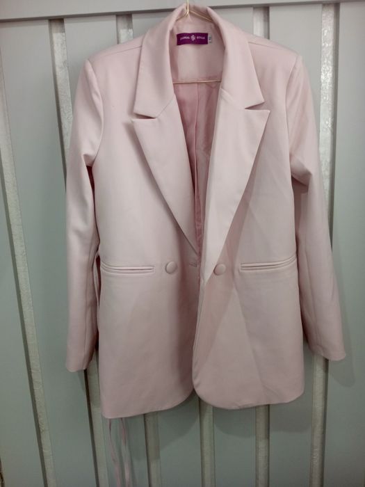 Продам женские Пиджак