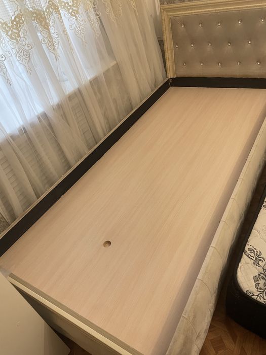 Кровать одна спалная