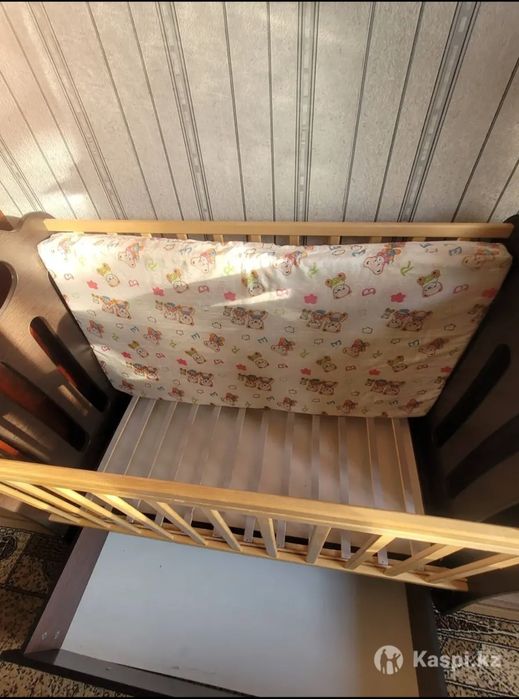 Детская кроватка для малышей.