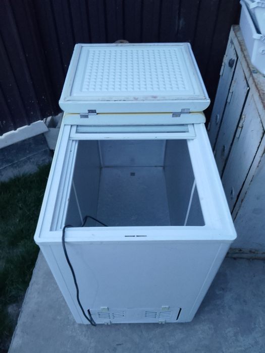 Продам морозильник