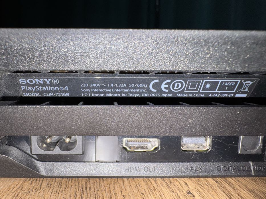 Playstation 4 pro 1tb CUH-7216B + accesorii originale