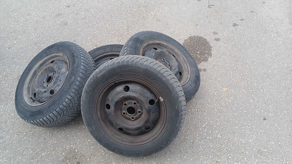 Зимни гуми + метални джанти