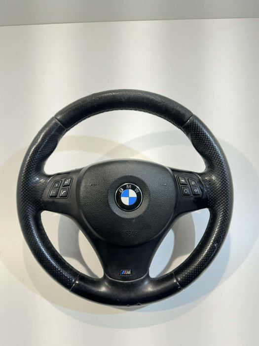 Продаваме М волан за БМВ E90 E91 E92 E93 E87/ BMW
