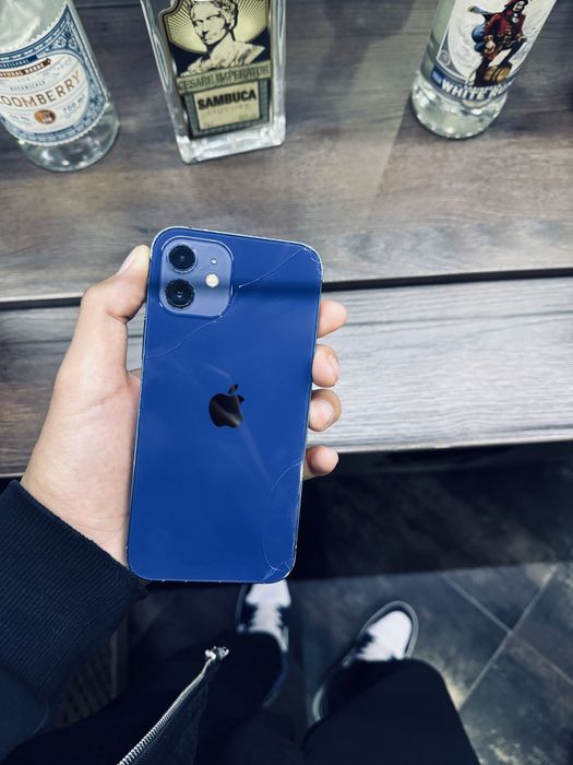 iPhone 12 сини б/у