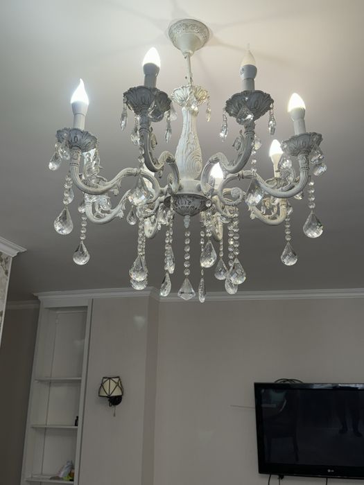 Продается люстра