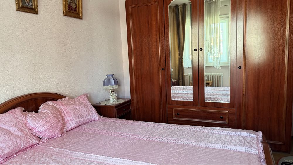 Se oferă spre vânzare un apartament cu 3 camere, situat în centrul municipiului Beiuș, pe Aleea Moților – Esplanada