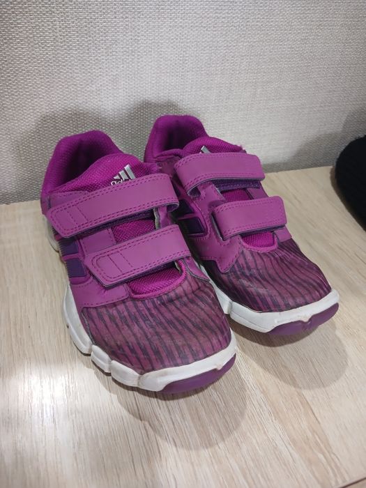 Отдам кросовки  28 размер