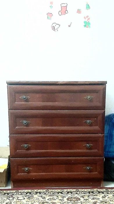 Продам комод и трюмо с зеркалом