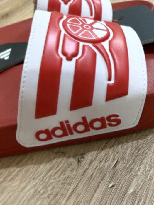 Чехли Arsenal Adidas 40,5 номер