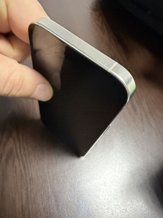 Vand Ipohon 16 pro 256 Gb Silver in perfecta stare de funtionare