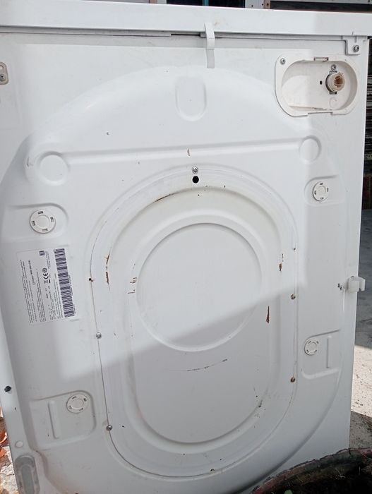 Продаю стиральную машину.