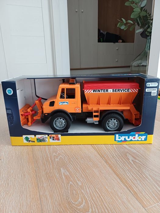Mașină Mercedes Unimog Bruder