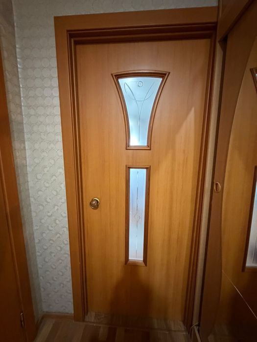 Продаю межконматные двери