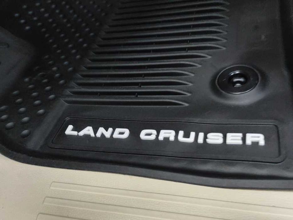 Оригинальные резиновые коврики (полики) салона Toyota LC 300