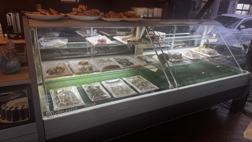 Продам витринный холодильник