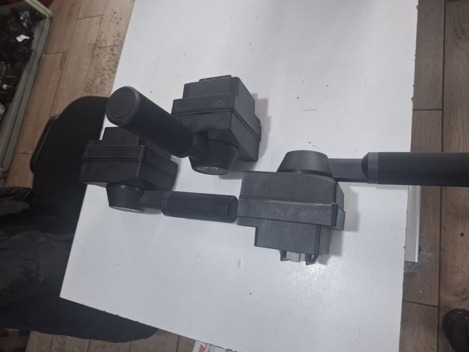 Manete Caterpillar Buldoexcavator