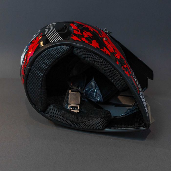 Каска с очила за ел. тротинетка , велосипед , мотокрос