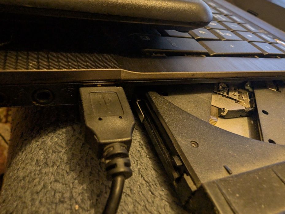 Vând laptop Asus