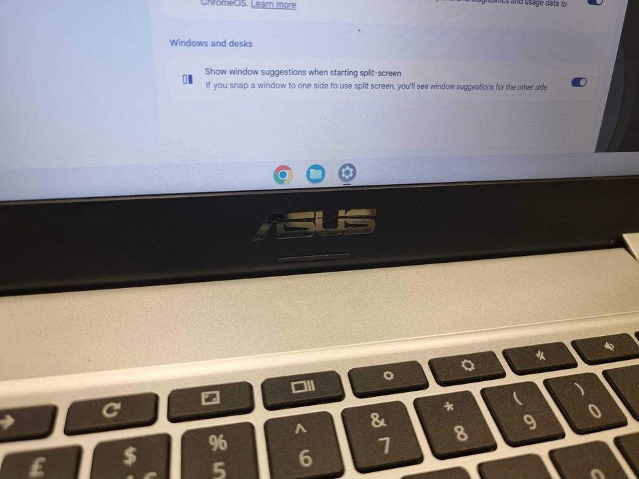 Лаптоп ASUS Chromebook C523