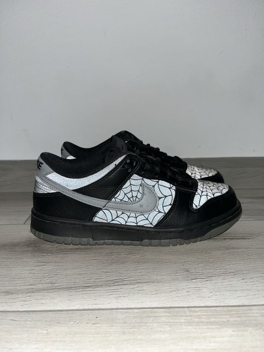 Nike dunk “Symbiote”