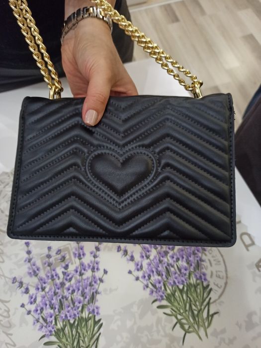 Продавам дамска чанта