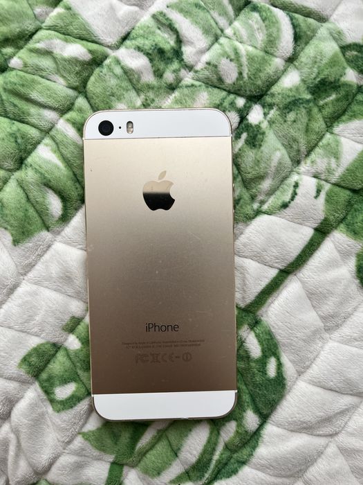 Продам айфон 5s.