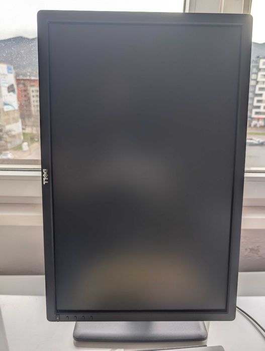 Dell UltraSharp U2412M 24'' LED професионален монитор