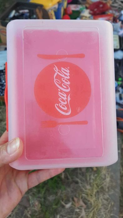 Кутия за храна на Кока Кола.