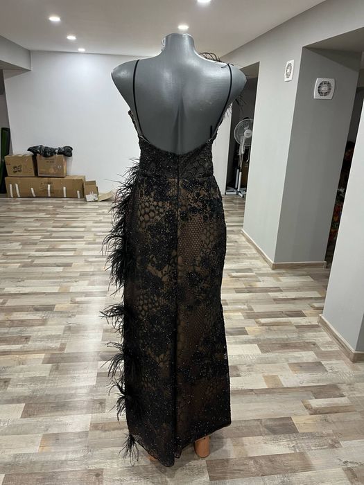 Офицялна  роклия