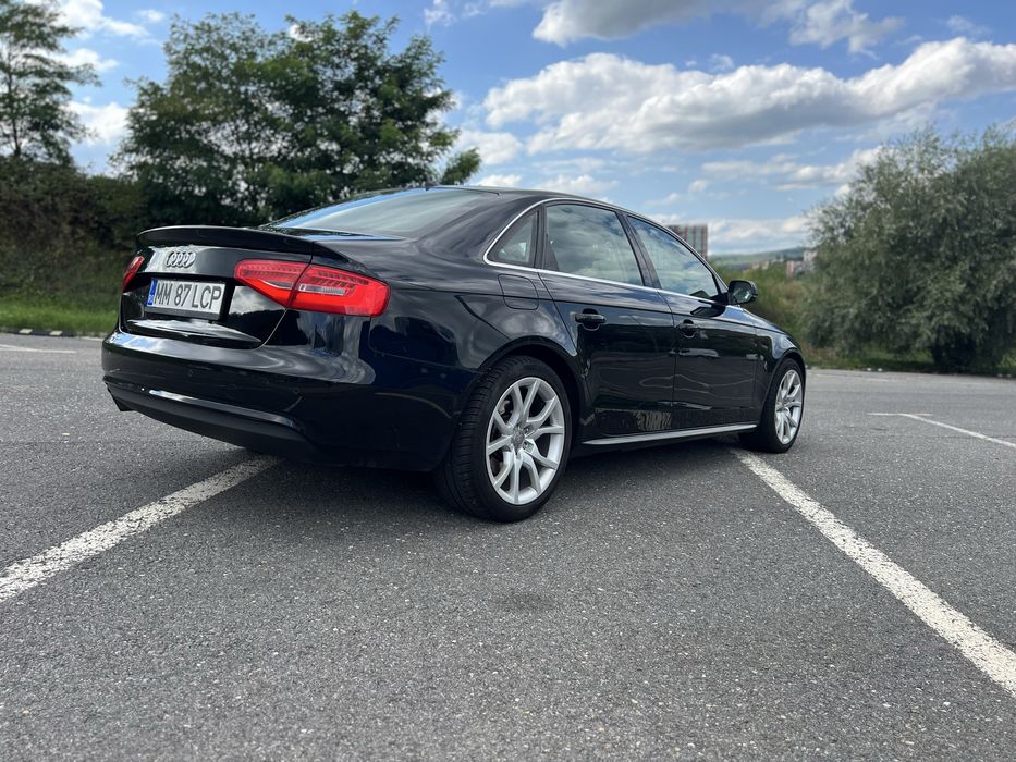 Audi A4 B8.5 2.0 TDI 177CP S line Navi Distronic Incalzire scaune